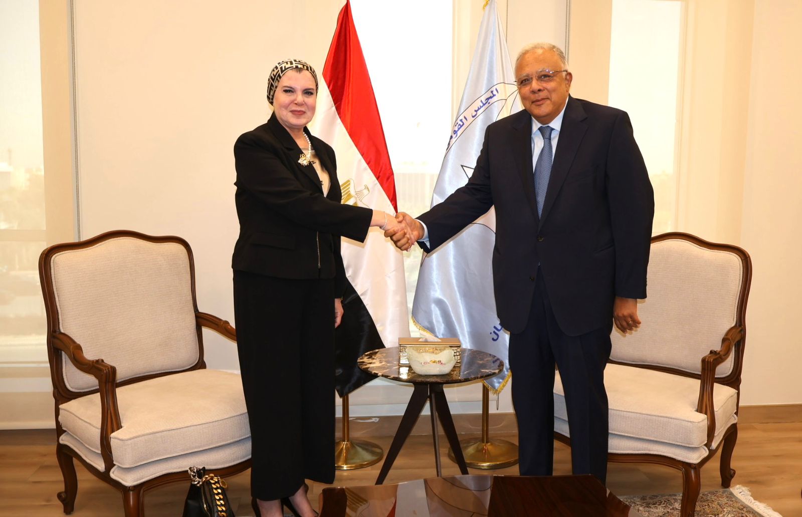  رئيس القومي لحقوق الإنسان ونائب رئيس النيابة الإدارية يبحثان تطوير آليات الشكاوى والتظلمات 